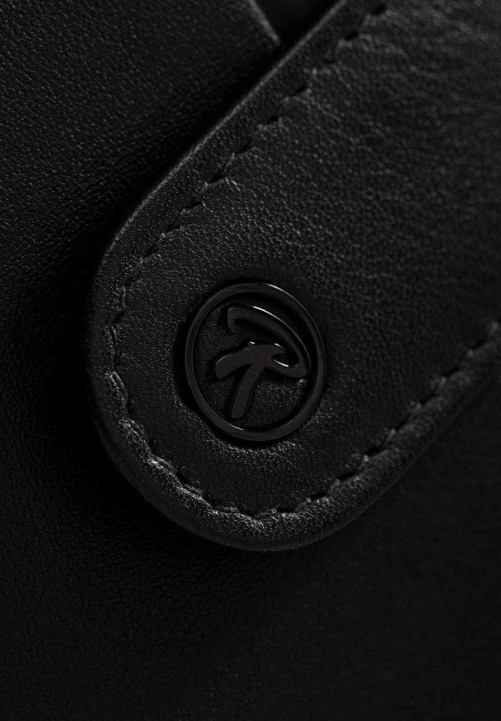 BILLETERA AXIS CON BROCHE II