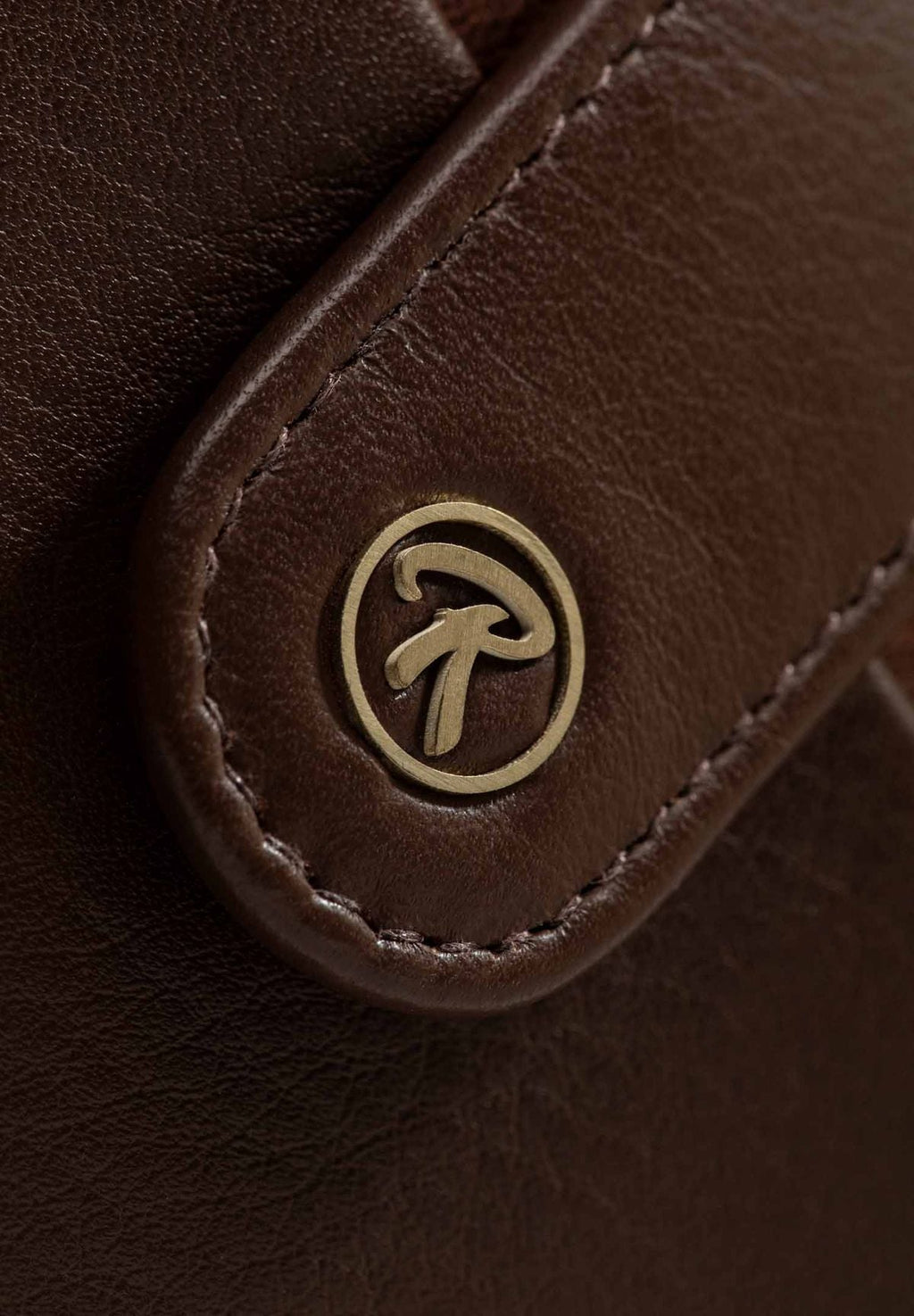 BILLETERA AXIS CON BROCHE II